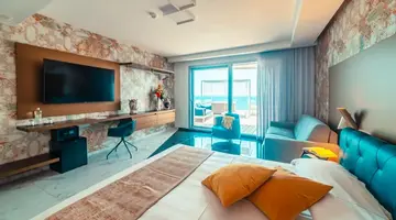Nautilus Hotel