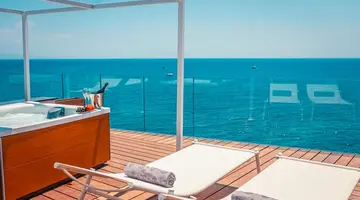 Nautilus Hotel