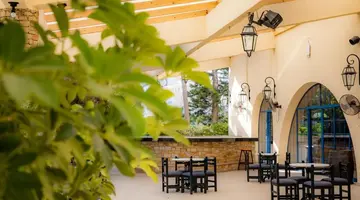 Navarria Hotel