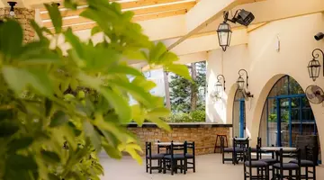 Navarria Hotel