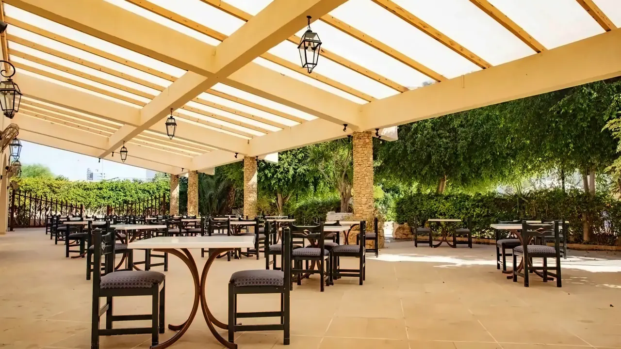 Navarria Hotel