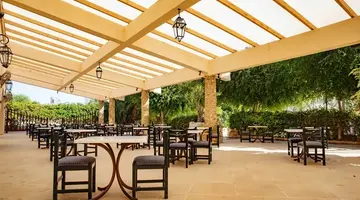 Navarria Hotel