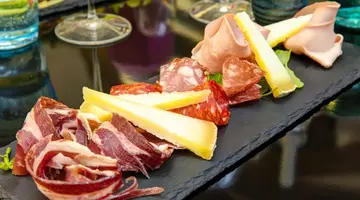 Navona Palace Collection
