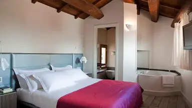 Navona Palace Collection