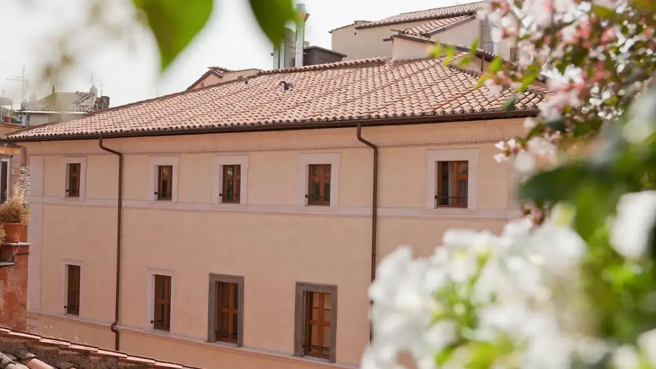 Navona Palace Collection