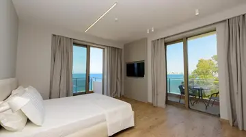 Navy Hotel
