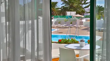 Nazaret Apartamentos