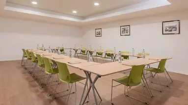 Neat Hotel Avenida