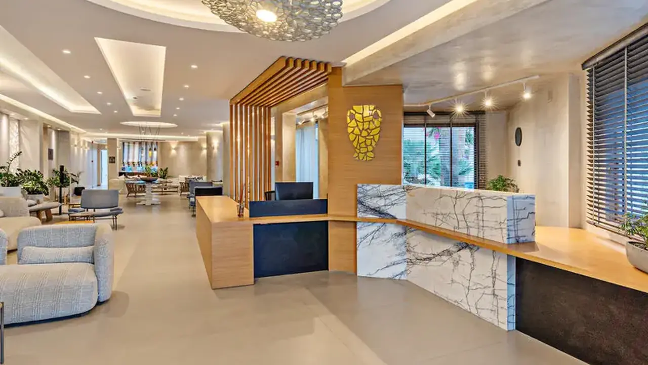 Nefeli Hotel