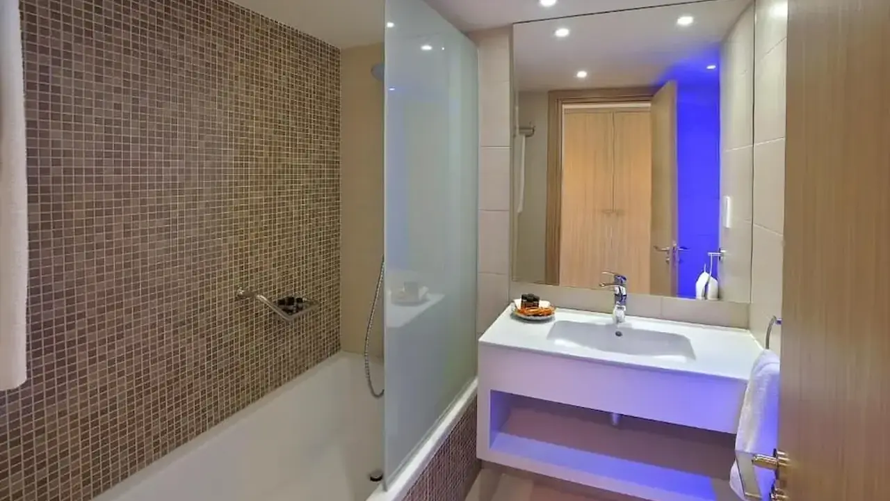 Nelia Beach Hotel & Spa