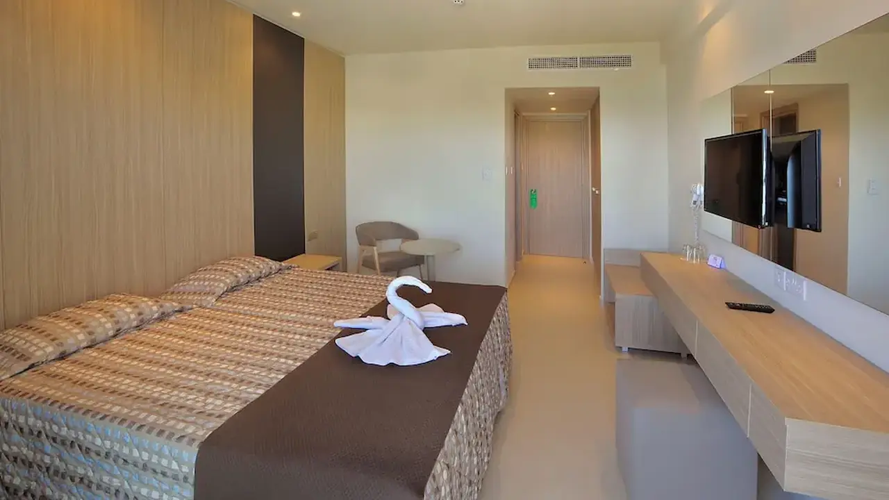 Nelia Beach Hotel & Spa