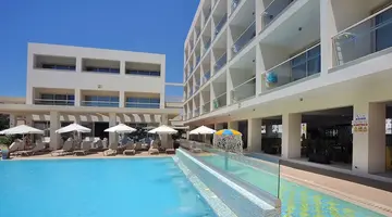 Nelia Gardens