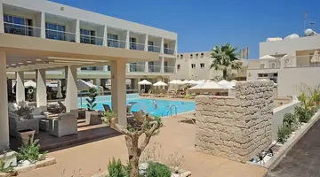 Nelia Gardens