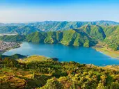 Nepal: Wędrówki i Przygody