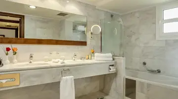 Neptune Luxury Resort