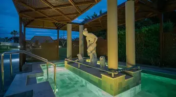 Neptune Luxury Resort