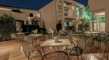 New Beach Hotel