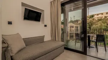 New Beach Hotel