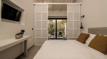 New Beach Hotel