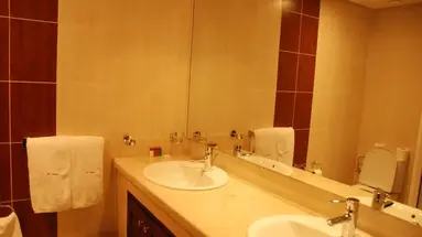 New Farah Hotel