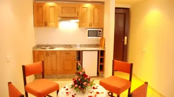 New Farah Hotel