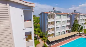 New Garden Luna Side Apart Hotel
