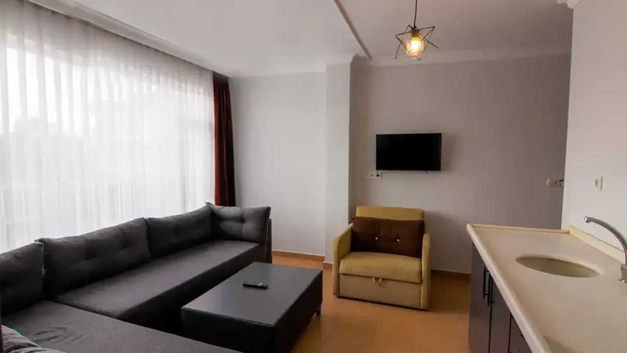 New Garden Luna Side Apart Hotel