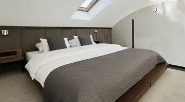 New Port Hotel