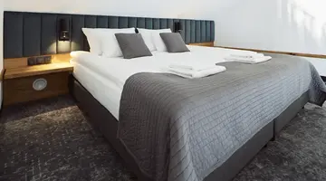 New Port Hotel