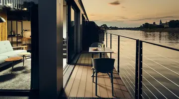 New Port Hotel