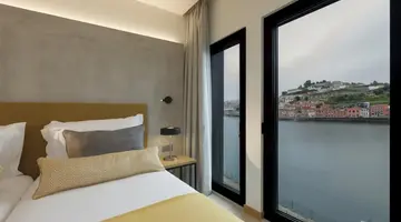 NEYA Porto Hotel