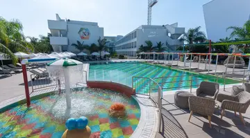 Nicholas Color Hotel