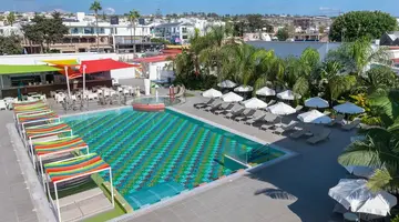Nicholas Color Hotel