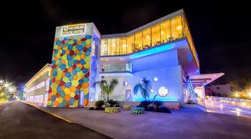 Nicholas Color Hotel