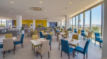 Nicholas Color Hotel