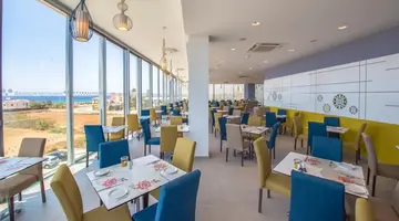 Nicholas Color Hotel