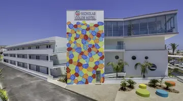 Nicholas Color Hotel