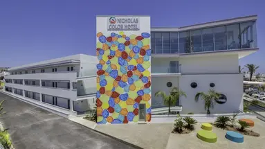 Nicholas Color Hotel