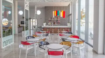 Nicholas Color Hotel
