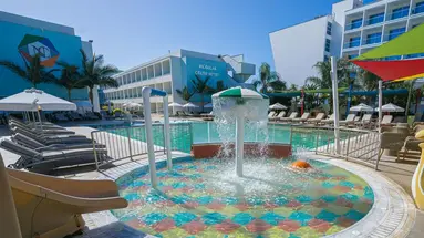 Nicholas Color Hotel