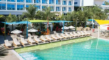 Nicholas Color Hotel