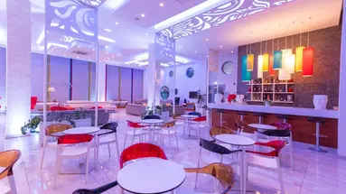 Nicholas Color Hotel