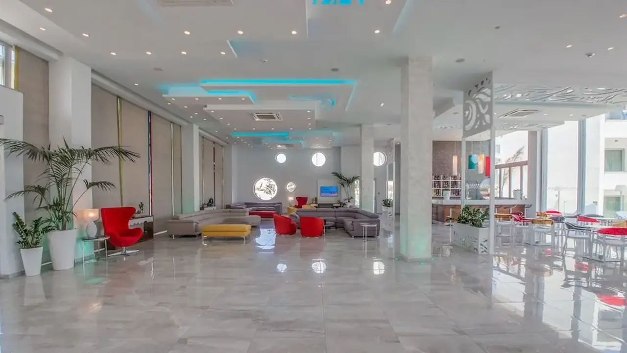 Nicholas Color Hotel