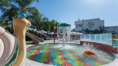 Nicholas Color Hotel