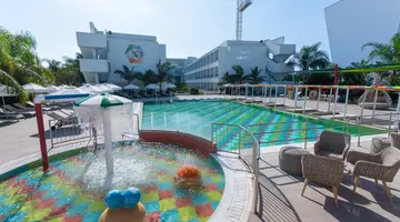 Nicholas Color Hotel