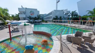 Nicholas Color Hotel