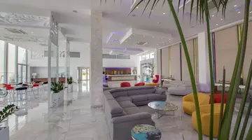 Nicholas Color Hotel