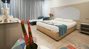 Nicholas Color Hotel