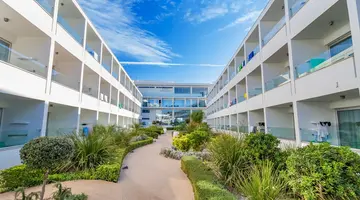 Nicholas Color Hotel