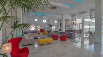 Nicholas Color Hotel